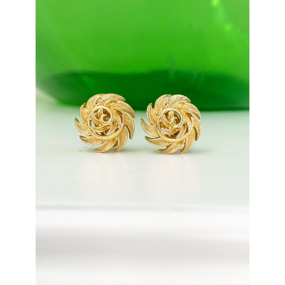 Lisner Gold Tone Spiral Flower Clip On Earrings
